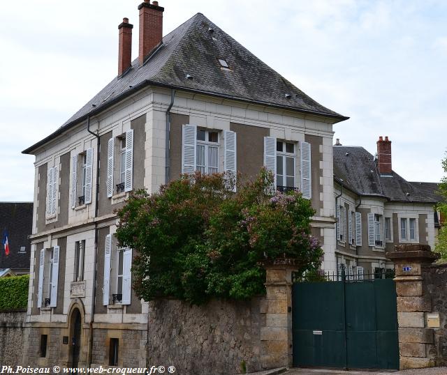 sous préfecture chateau chinon