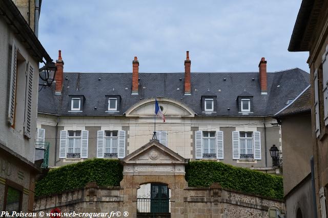 sous préfecture chateau chinon