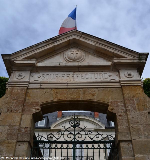 sous préfecture chateau chinon