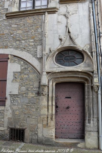 Maison ancienne Saint-Pierre-Le-Moutier