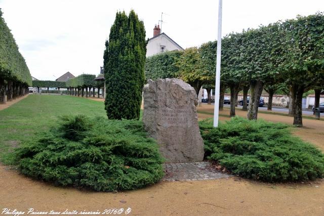 Stèle place René Chatout Nièvre Passion