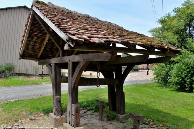 Travail à ferrer de Sury