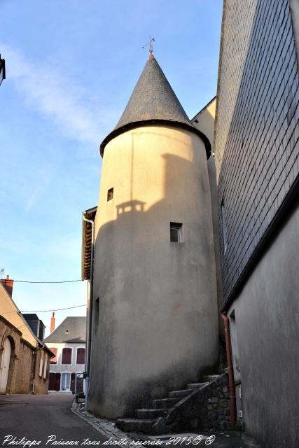 La vieille tour de Château Chinon Nièvre Passion