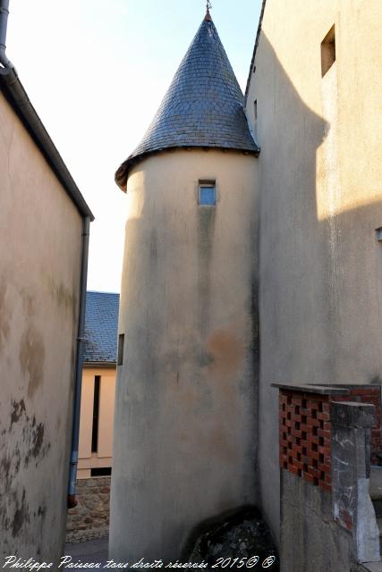 La vieille tour de Château Chinon Nièvre Passion