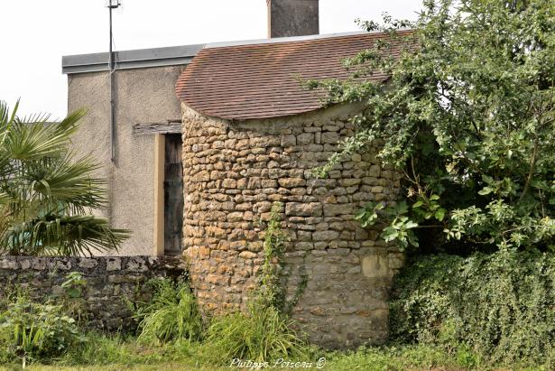 Tour de Montigny aux Amognes un beau patrimoine
