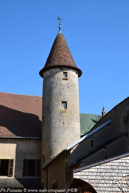 Les Tours de Moulins Engilbert