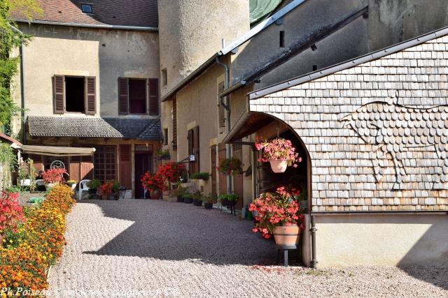 Les Tours de Moulins Engilbert