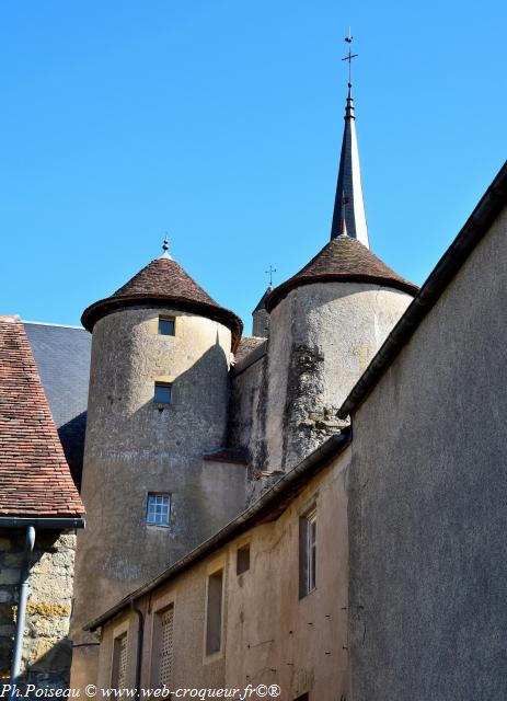 Les Tours de Moulins Engilbert un beau patrimoine Fortifié