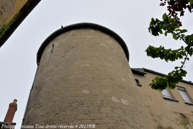 Tour de l'ancien Château de Prémery