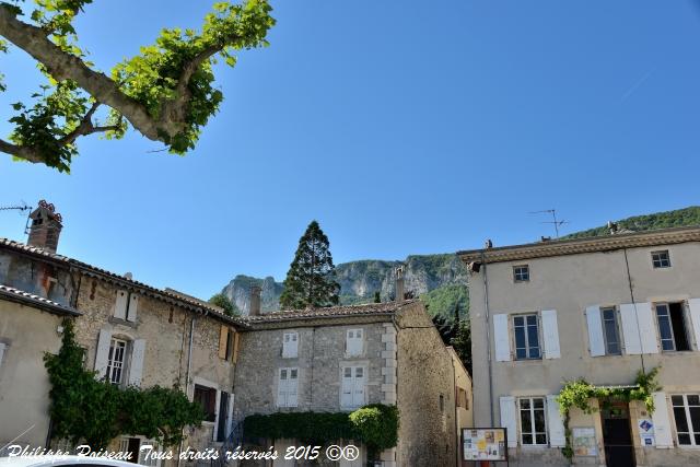 Village de Saoû en Drôme un beau patrimoine