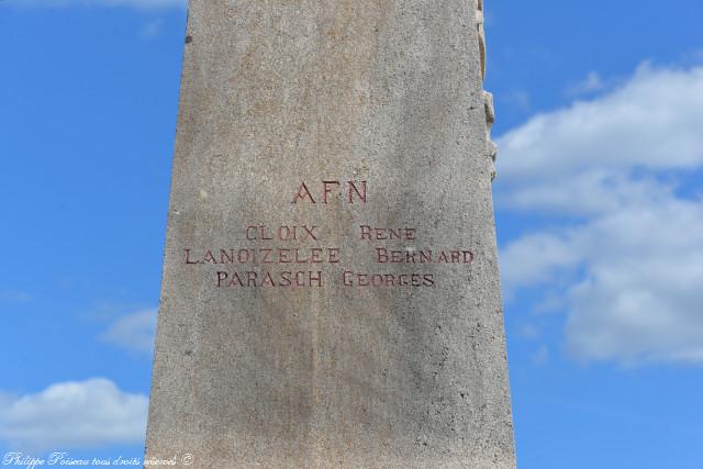 Monument aux morts de Villapourçon Nièvre Passion