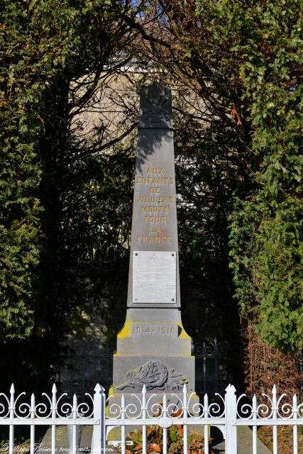 Monument aux Morts de Villiers le Sec un hommage