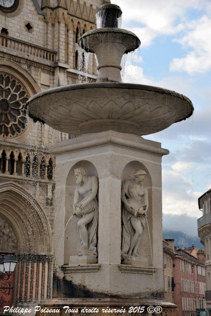 Fontaine place d'Armes de Voiron