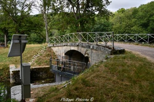 Écluse et bief n°26 d'Eugny Nièvre Passion