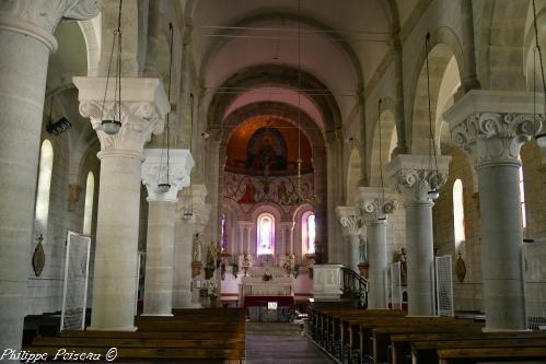 Intérieur de l'Église de Glux en Glenne Nièvre Passion