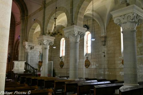 Intérieur de l'Église de Glux en Glenne Nièvre Passion