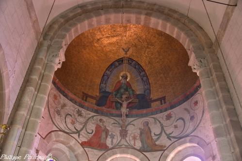 Intérieur de l'Église de Glux en Glenne Nièvre Passion