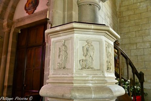 Intérieur de l'Église de Glux en Glenne Nièvre Passion