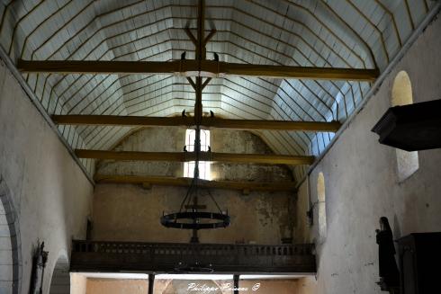 Intérieur de l'église de Parigny les Vaux Nièvre Passion