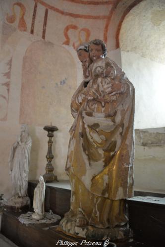 Intérieur de l'église de Verneuil Nièvre Passion