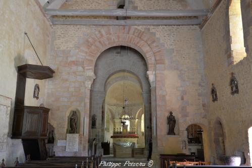 Intérieur de l'église de Verneuil Nièvre Passion
