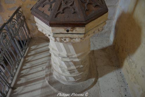 Intérieur de l'église de Verneuil Nièvre Passion